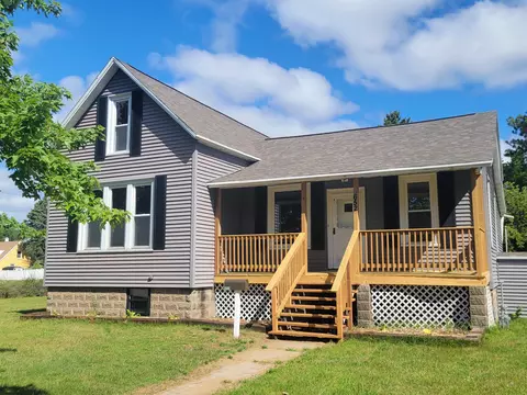 652 Hosmer St, Marinette, WI 54143