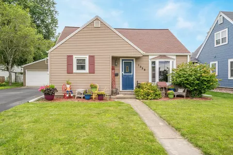 1356 W Winnebago St, Appleton, WI 54914 photo 2