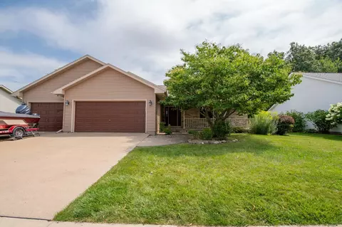 1700 Woodstock St, Oshkosh, WI 54904
