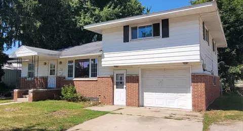 320 Maple St, Peshtigo, WI 54157