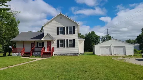 243 Main St, Oconto, WI 54153