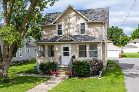 403 Naymut St, Menasha, WI 54952
