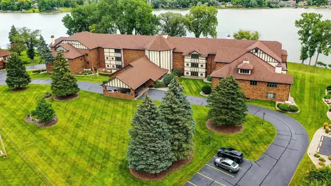 2193 Sunrise Dr #6-J, Appleton, WI 54914