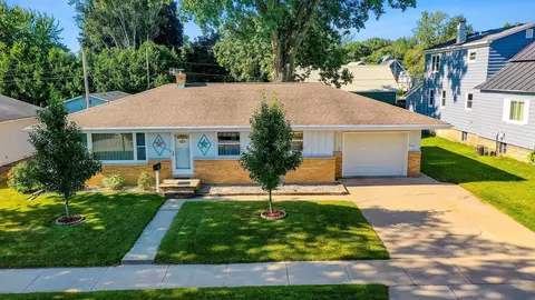 210 Cross St, Oconto, WI 54153