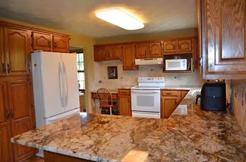 Kitchen - 1909 Hulke Dr, Appleton, WI 54915 photo 2 of 5