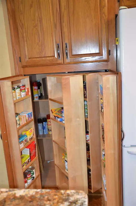 Kitchen - 1909 Hulke Dr, Appleton, WI 54915 photo 5 of 5