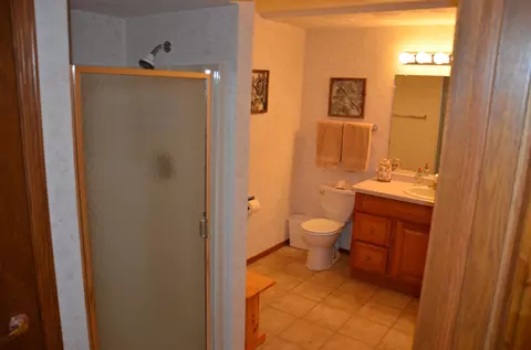 Bath - 1909 Hulke Dr, Appleton, WI 54915 photo 6 of 6