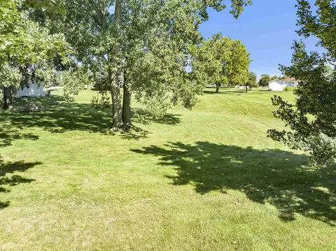 pinecrest road, Howard, WI 54313