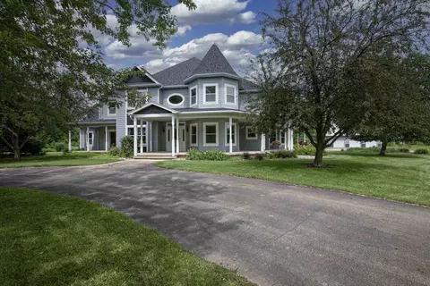 w7214 Fox Hollow Lane, Greenville, WI 54942