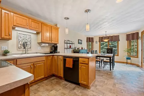 w5852 Blue Bonnet Drive, Appleton, WI 54915 photo 8