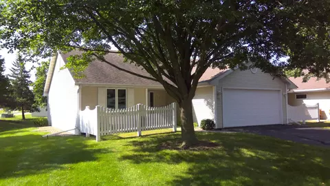 191 Lake Pointe Dr, Oshkosh, WI 54904
