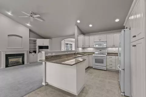 5015 W Boxwood Ln, Appleton, WI 54913 photo 9