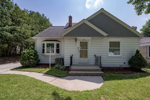 327 Prospect St, Denmark, WI 54208