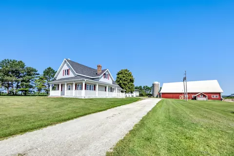 5207 Frontier Rd, Denmark, WI 54208