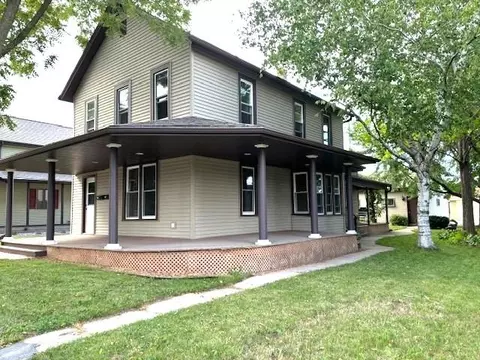 112 E 8th St, Kaukauna, WI 54130