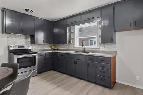 2301 N Clark St, Appleton, WI 54911 photo 3