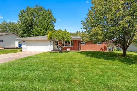 1624 View Ln, Green Bay, WI 54313