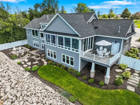 3003 Nicolet Dr, Green Bay, WI 54311