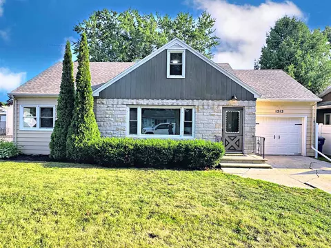 1212 Kilbourn St, Kewaunee, WI 54216