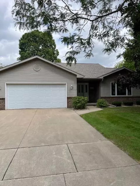 1100 S East St, Appleton, WI 54915