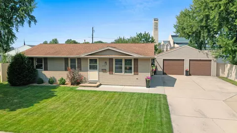 1118 Westwood Dr, De Pere, WI 54115
