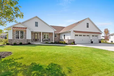 1002 Gosling Way Ct, Menasha, WI 54952