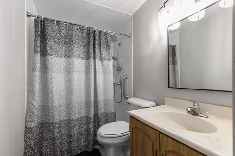 Bath - 509 E Coolidge Ave, Appleton, WI 54915 photo 1 of 1