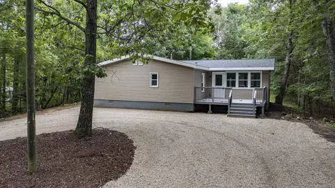 n6494 1st Street, Waupaca, WI 54981