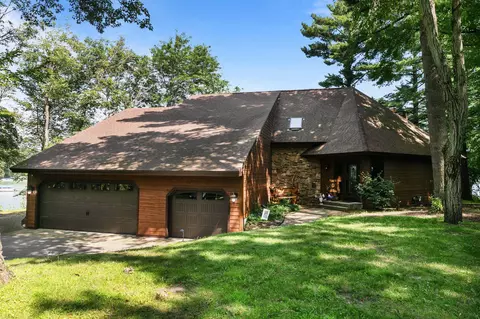 e1133 Round Lake Drive, Waupaca, WI 54981