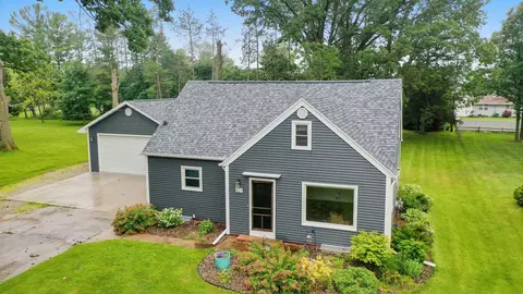 427 Lincoln St, Pulaski, WI 54162