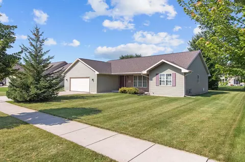 4925 N Cherryvale Ave, Appleton, WI 54913