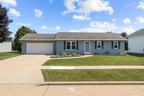 3820 Purple Crest Dr, Oshkosh, WI 54901