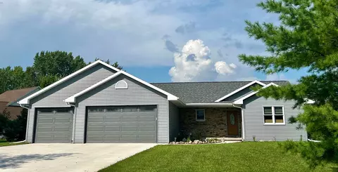 w158 Lake Sandia Drive, Krakow, WI 54137
