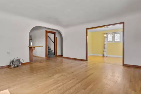 Living - 1401 N Bennett St, Appleton, WI 54911 photo 2 of 2
