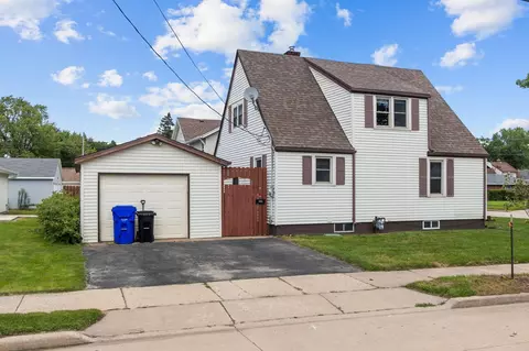 Exterior - 1401 N Bennett St, Appleton, WI 54911 photo 2 of 2