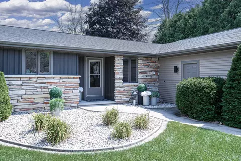 n294 Rogers Lane, Appleton, WI 54915 photo 4