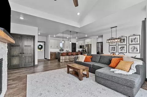 W2351 Ethan Drive, Appleton, WI 54913 photo 6
