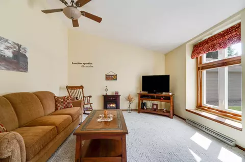 2342 N Cloudview Dr, Appleton, WI 54914 photo 3