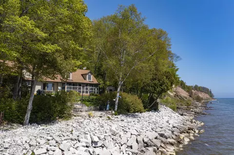 290 Clar Lin Rd, Sturgeon Bay, WI 54235