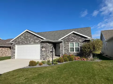 233 Royal St Pats Dr, Wrightstown, WI 54180