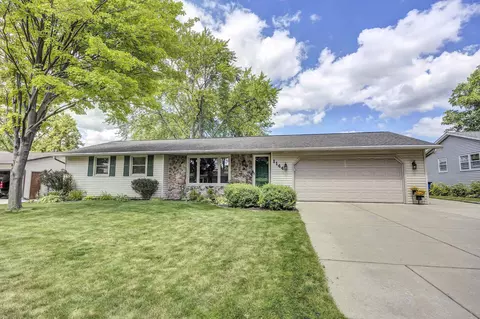 1144 Sharie Ln, Ashwaubenon, WI 54304