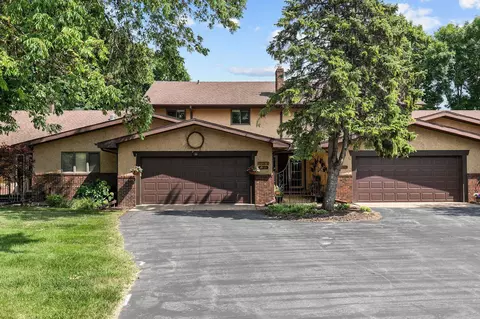 2233 Sunrise Dr, Appleton, WI 54914