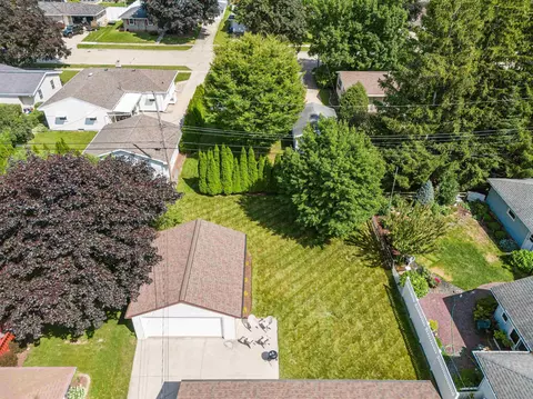 View/Area - 824 S Christine St, Appleton, WI 54915 photo 2 of 2
