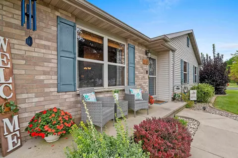 w5387 Linden Hill Drive, Appleton, WI 54915 photo 2