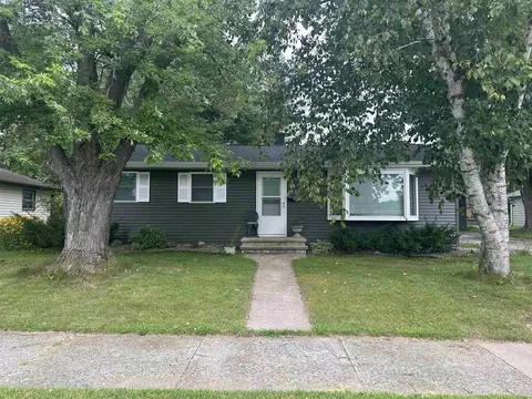 1305 Kenneth Ave, Kaukauna, WI 54130