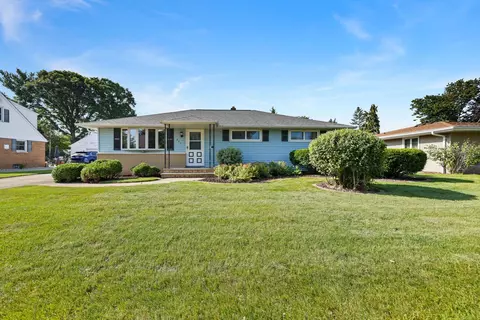 Exterior - 231 W Pershing St, Appleton, WI 54911 photo 1 of 6