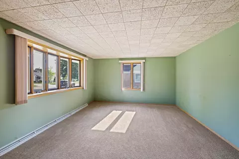 Living - 231 W Pershing St, Appleton, WI 54911 photo 1 of 3