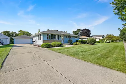 231 W Pershing St, Appleton, WI 54911