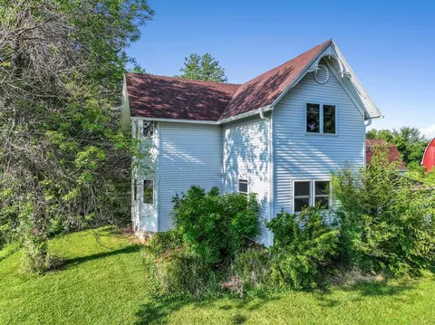 n1146 County Road M, Hortonville, WI 54944
