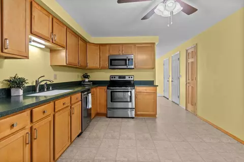 809 S Lee St, Appleton, WI 54915 photo 4